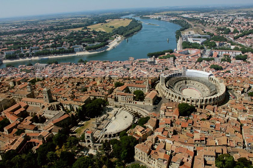 Arles, en el sur de Francia-muy importante en el Bajo Imperio-