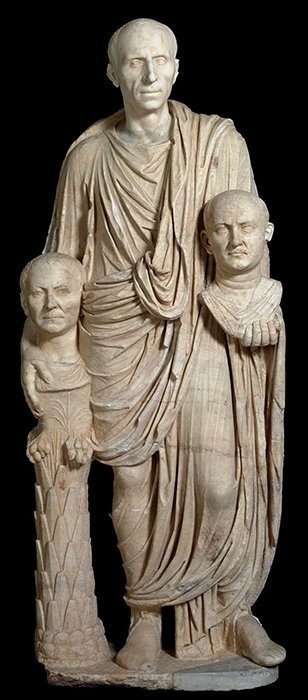 Escultura de Barbellini, mostrando el recuerdo de sus antecesores, (representación del poder de la familia romana)